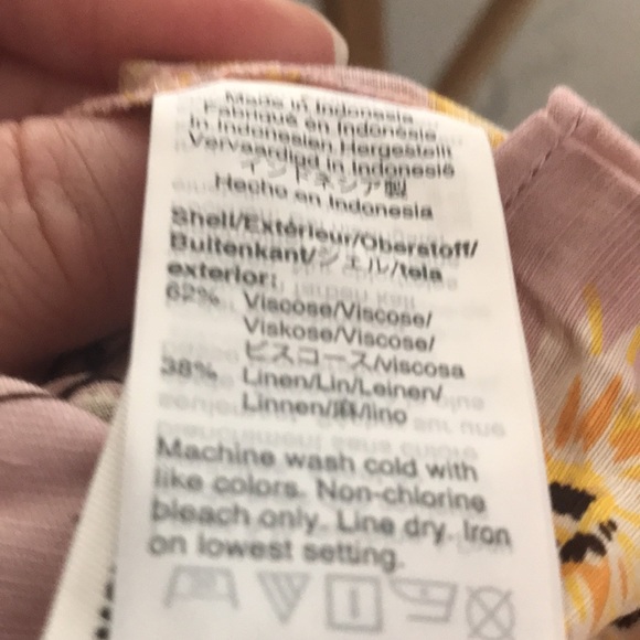 Madewell linen-blended duffle-cuff wrap dress in Dutch dandelion - Picture 7 of 11